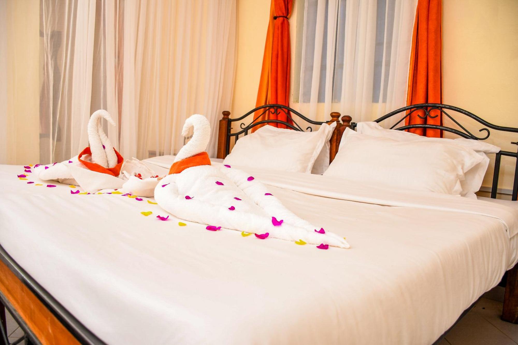 Naivasha Peppercorn Holiday Resort ภายนอก รูปภาพ