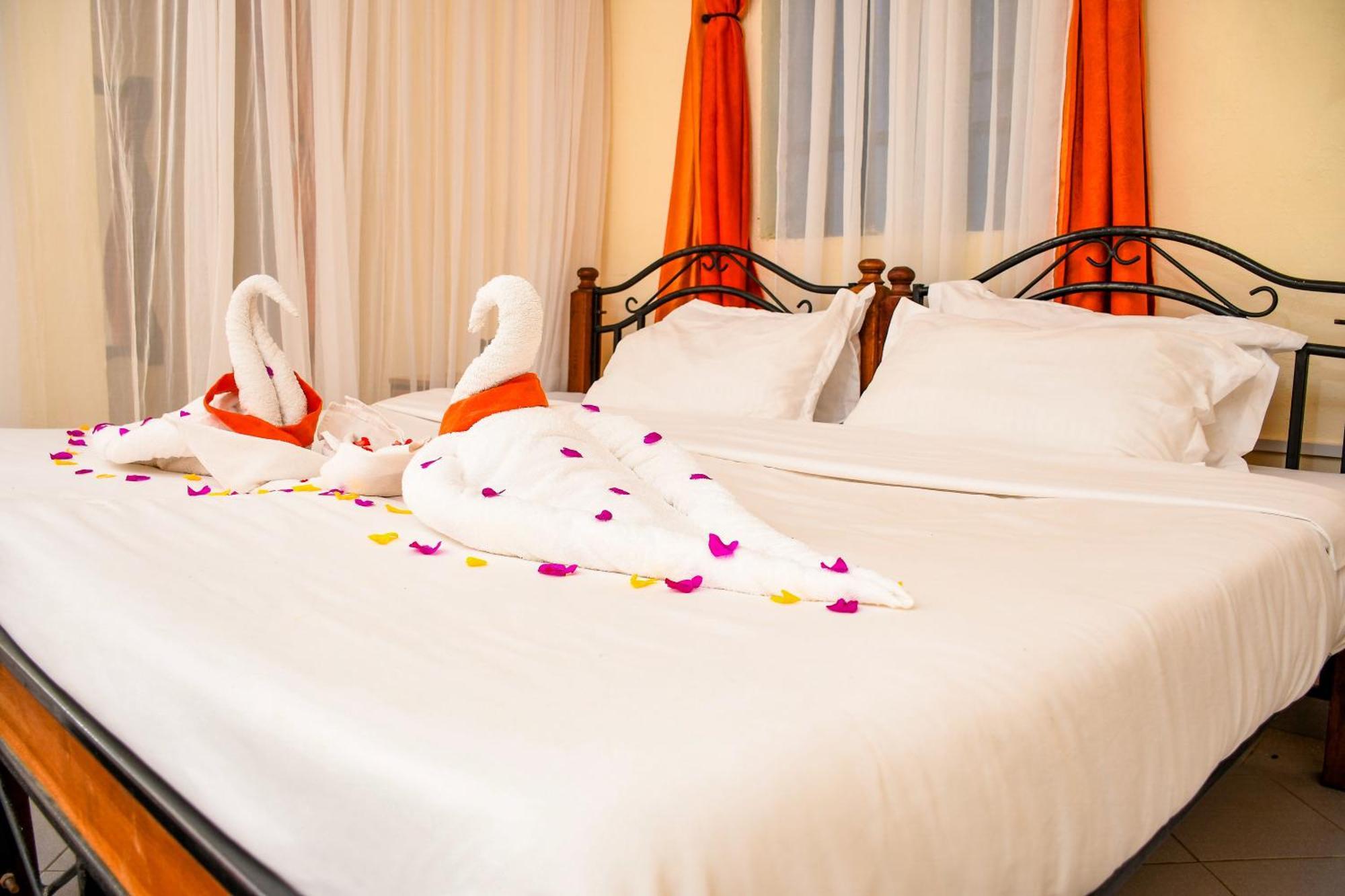Naivasha Peppercorn Holiday Resort ภายนอก รูปภาพ